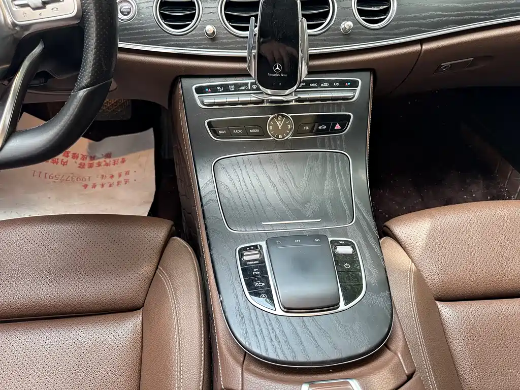 Mercedes-Benz E-Class — миниатюра 9