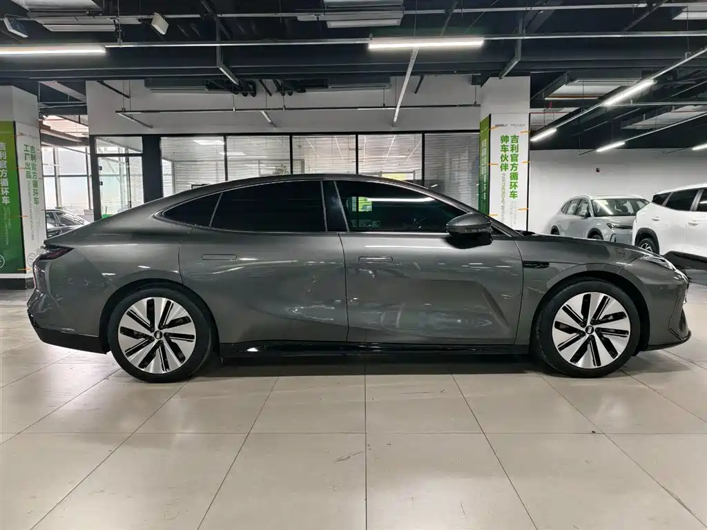 GEELY GALAXY GALAXY E8