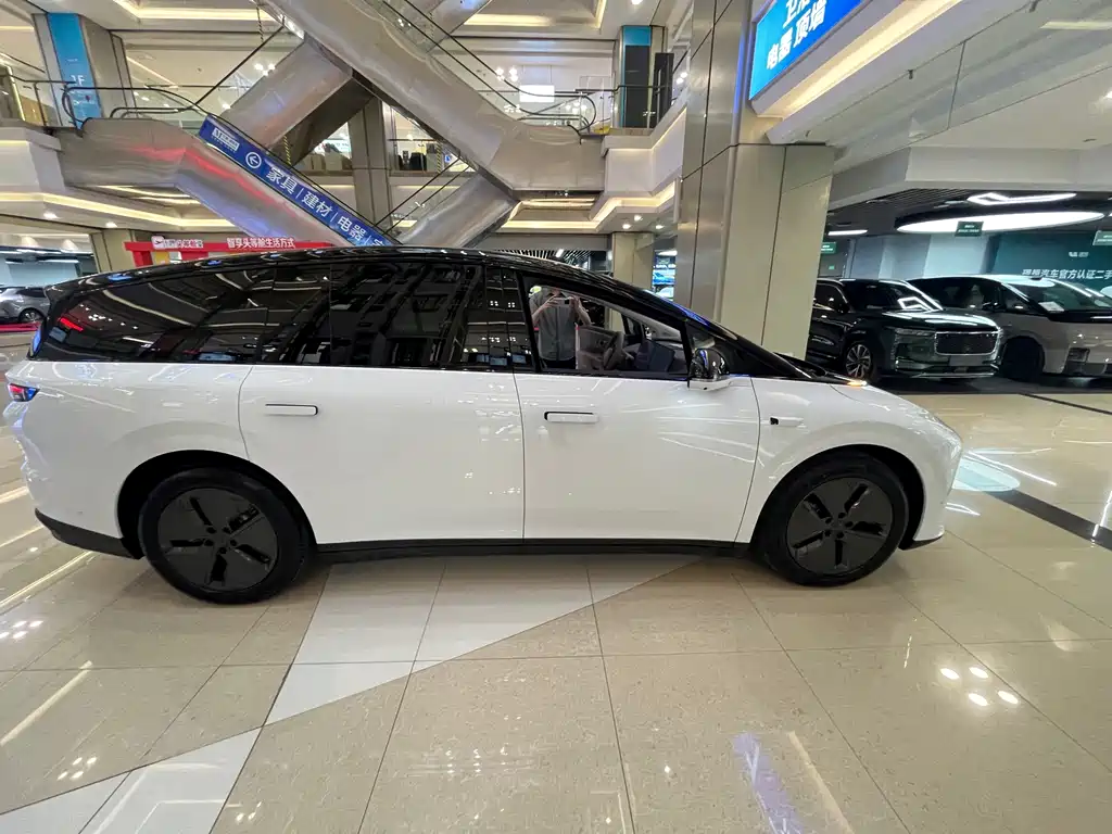 Li Auto i8 2025 Standard