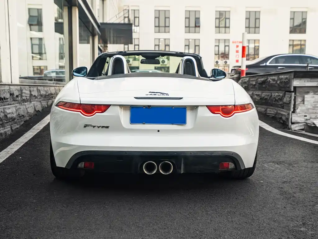 JAGUAR F TYPE