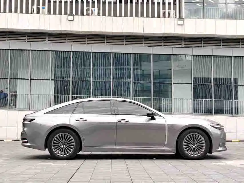 Toyota Crown (Import) — миниатюра 11