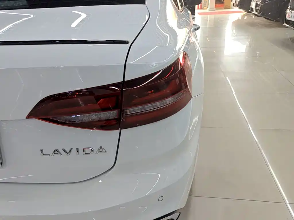 Volkswagen Lavida 2024 300TSI DSG Lead