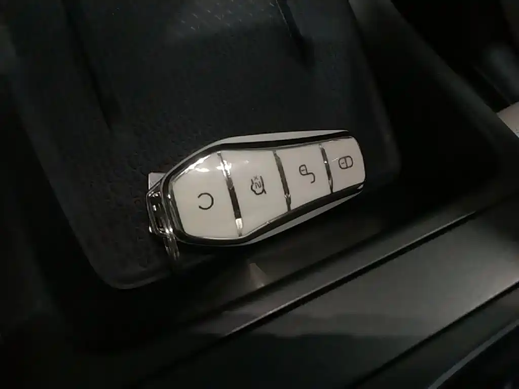 BYD Yuan UP — миниатюра 9
