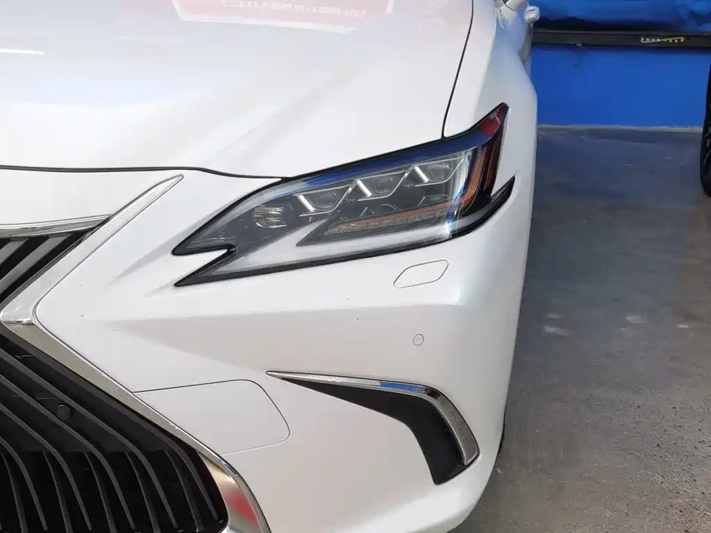Lexus ES — миниатюра 4