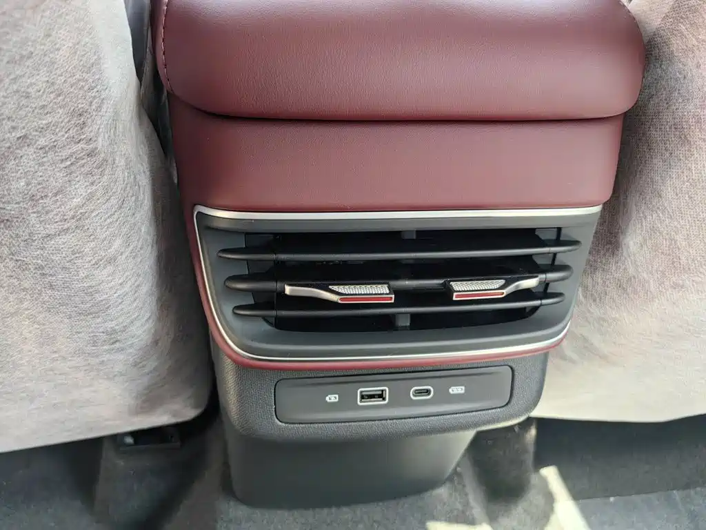 Hongqi Hongqi HS3 PHEV — миниатюра 15