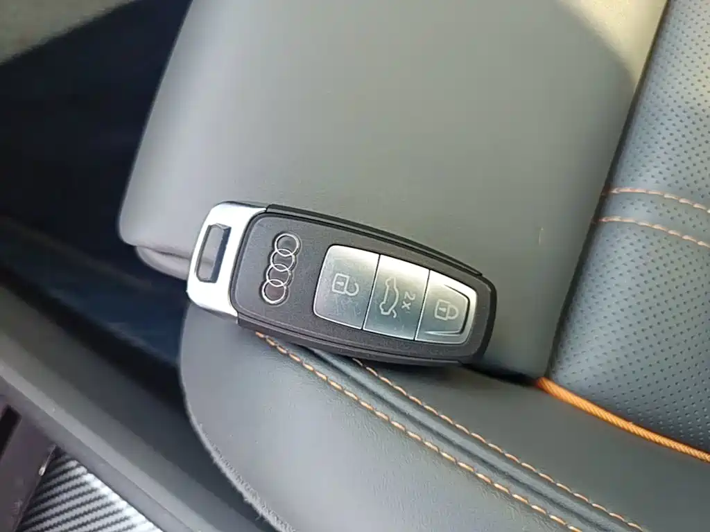 Audi Q4 e-tron — миниатюра 9