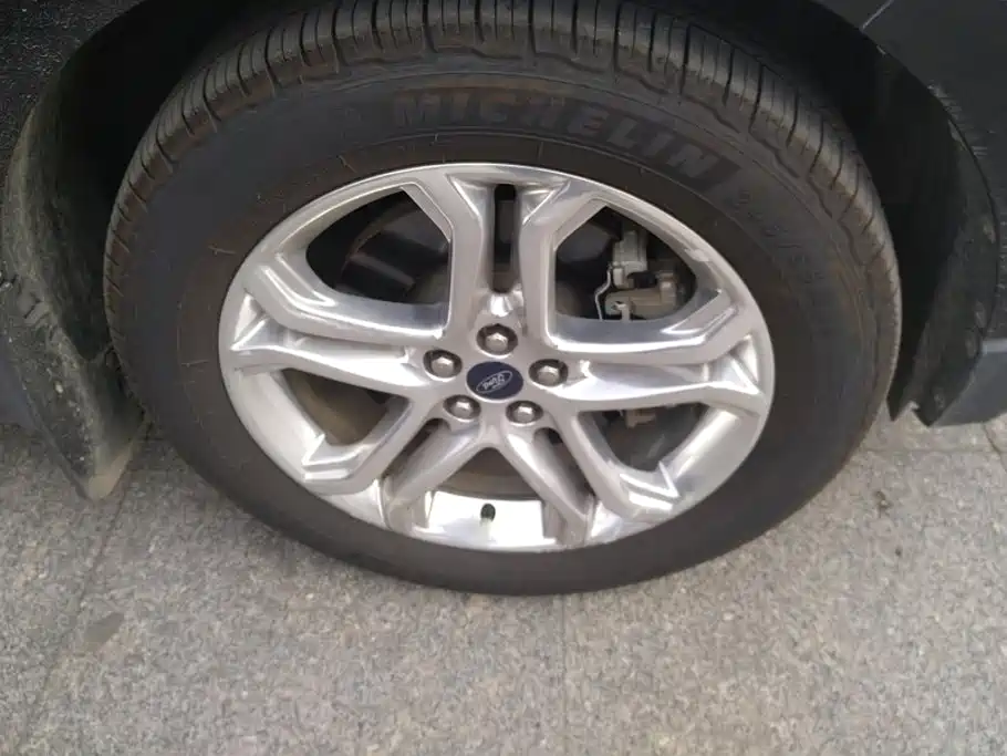 Ford Edge — миниатюра 6