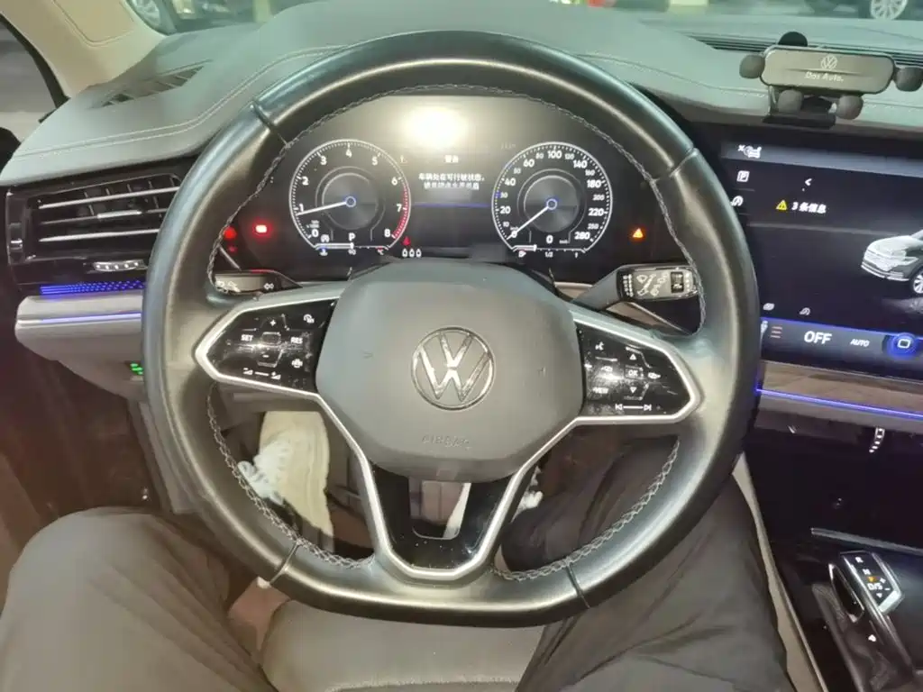 Volkswagen Touareg — миниатюра 11
