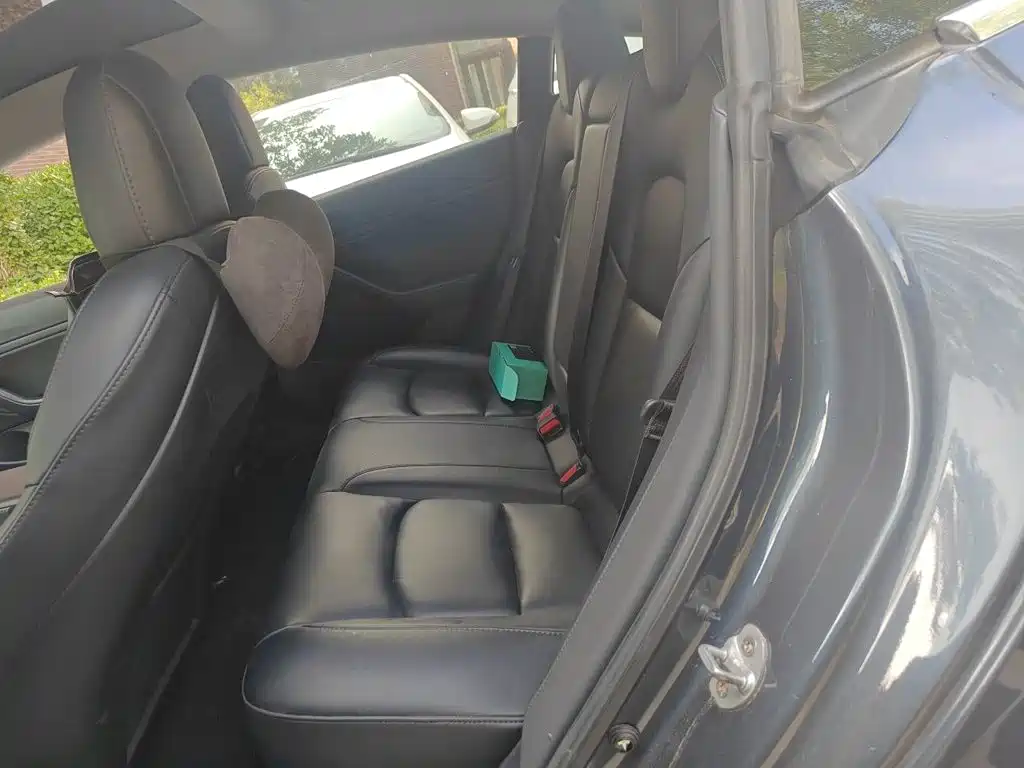 Tesla Model 3 — миниатюра 18