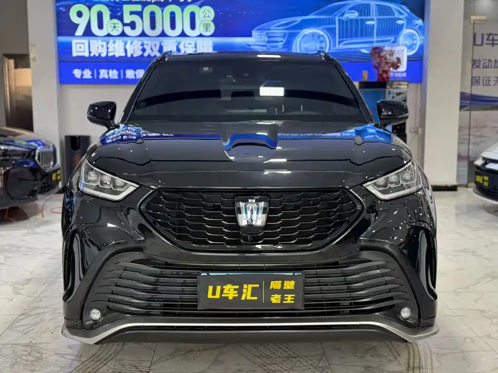 Toyota Crown Kluger 2.5L HEV 4WD Luxury Edition, фото 2