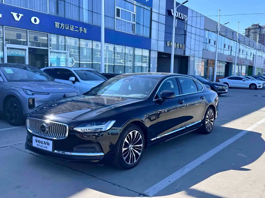 Volvo S90 2024 B5 Luxury