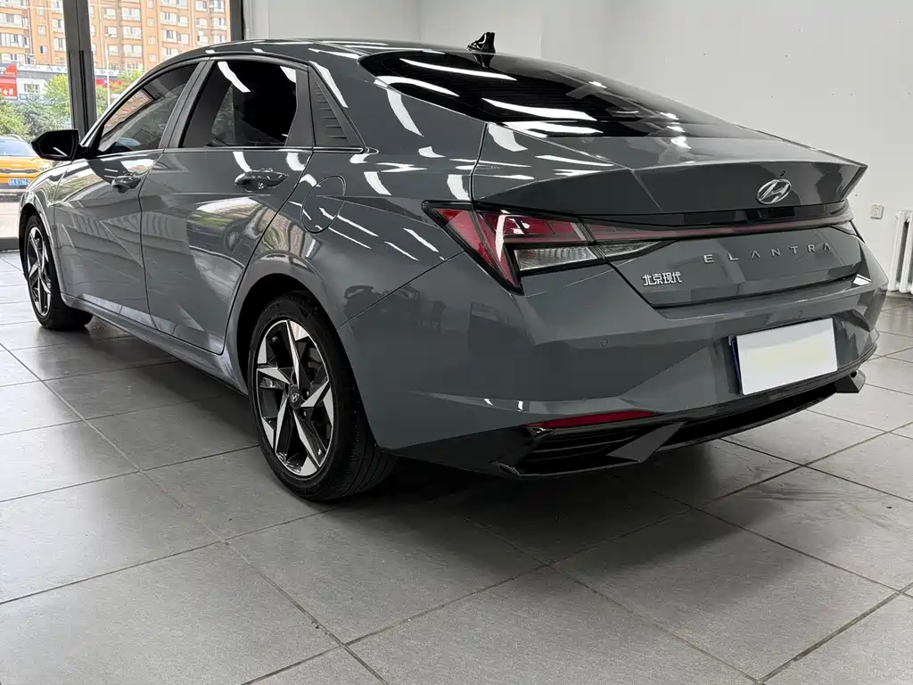 Hyundai Elantra 2022 1.5L CVT LUX Luxury