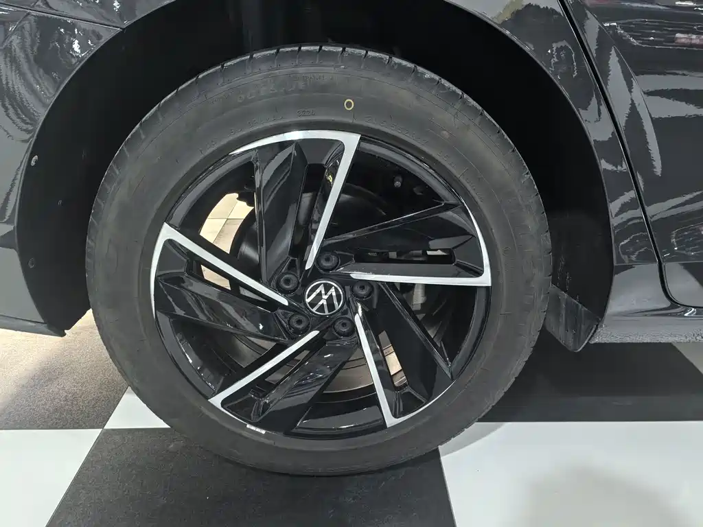 Volkswagen Lamando 2023 L 280TSI DSG