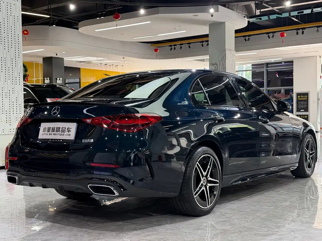 Mercedes-Benz C-Class — миниатюра 16
