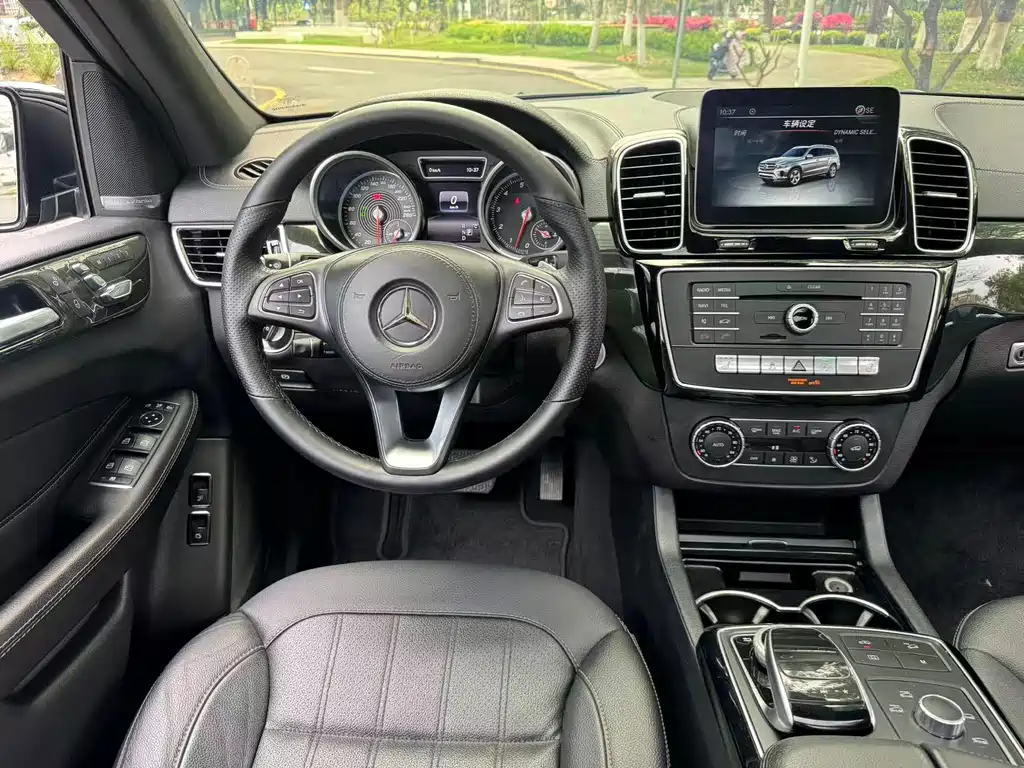 Mercedes-Benz GLS — миниатюра 13