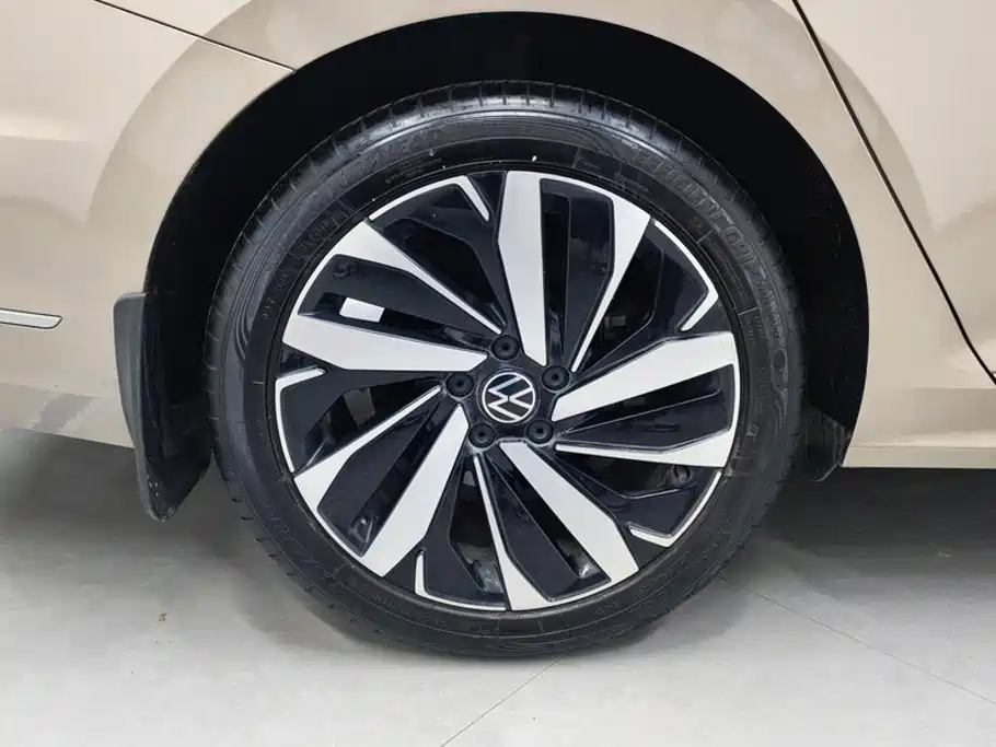 Volkswagen Passat — миниатюра 6