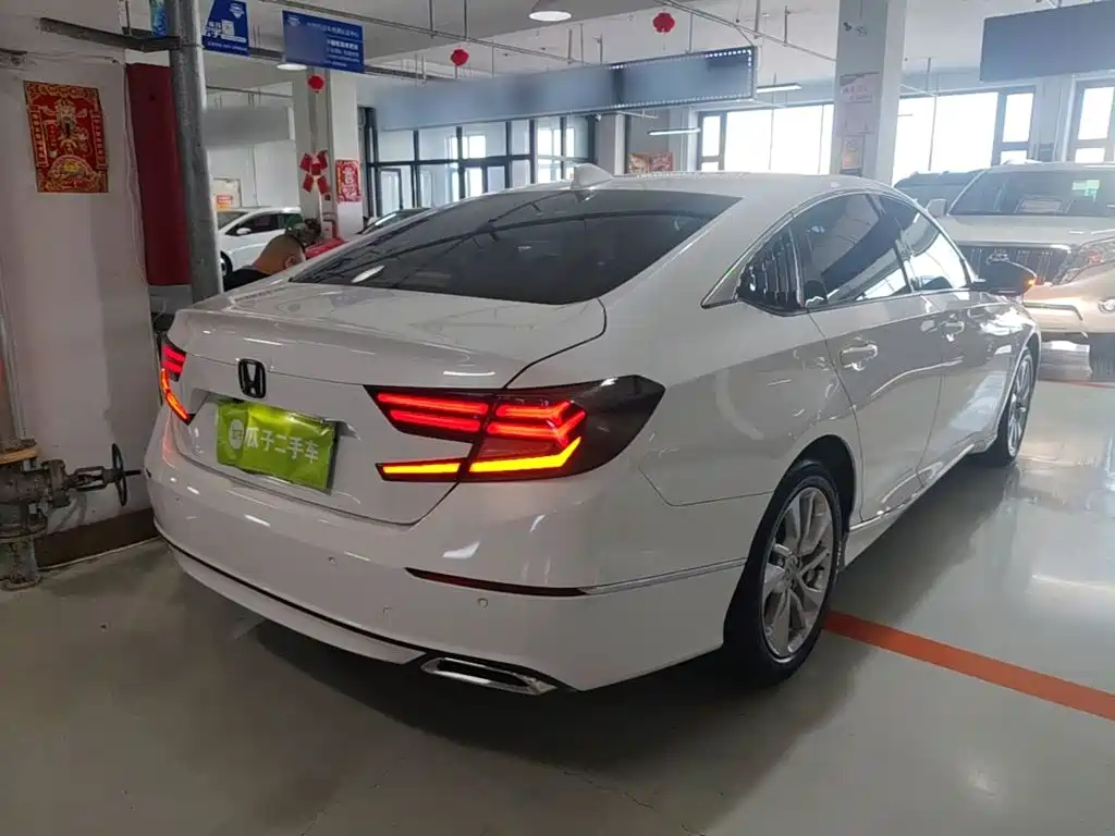 Honda Accord — миниатюра 7