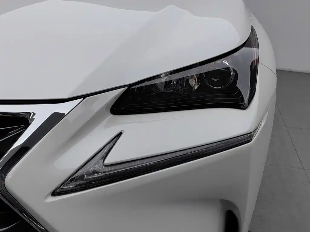 Lexus NX — миниатюра 7