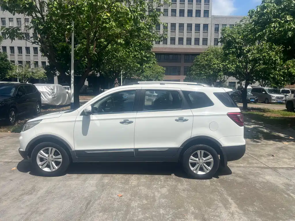 BAIC S3 2016 1.5L MT Luxury IV