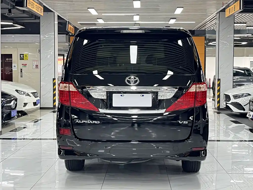 Toyota Alphard 2011 3.5L Luxury