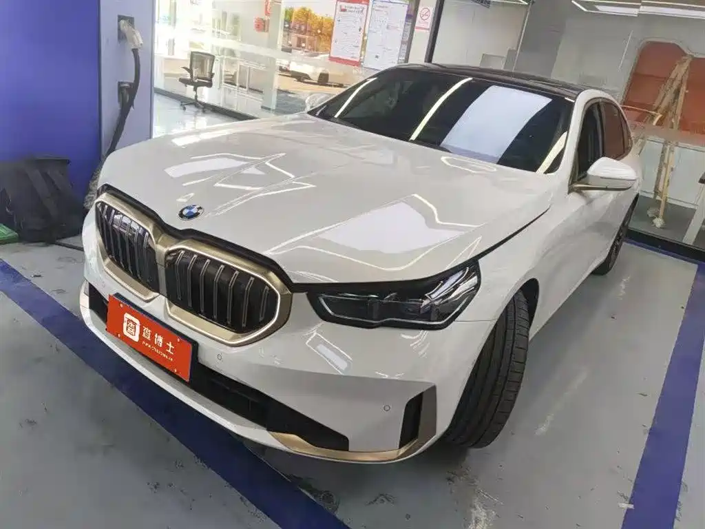 BMW 5 Series 2025