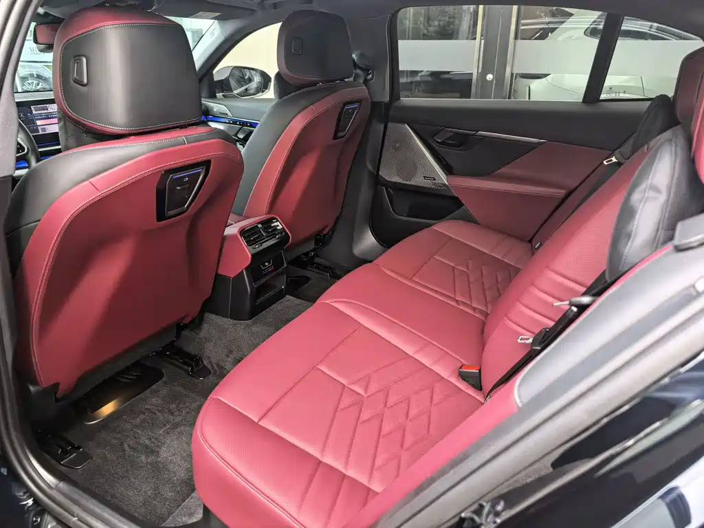 BMW i5 2025 eDrive 40L M Sport