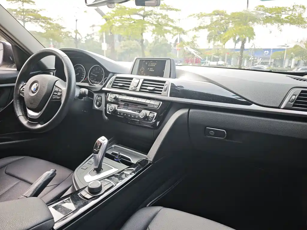 BMW 3 Series — миниатюра 8