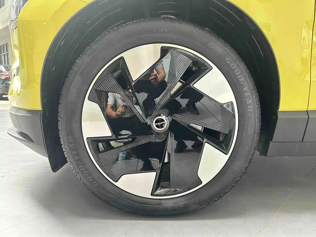 Volvo EX30 — миниатюра 5