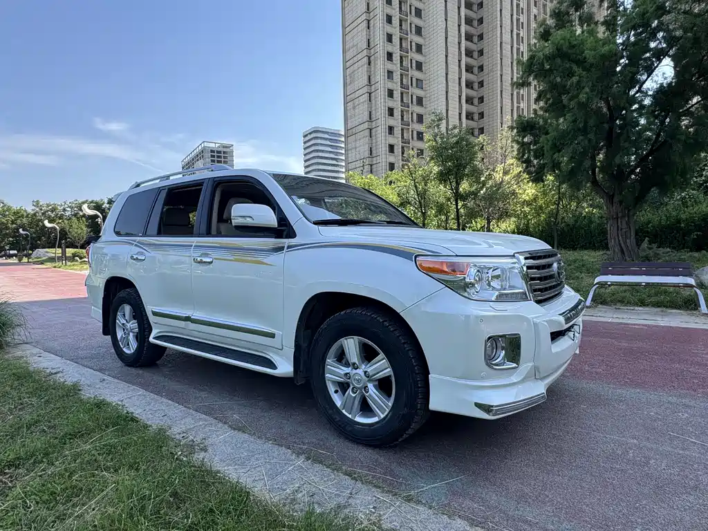 Toyota Land Cruiser 2015 5.7L