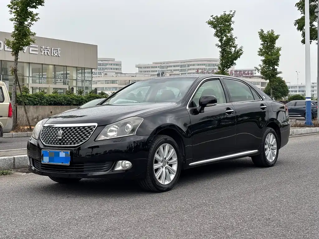 Toyota Crown 2012