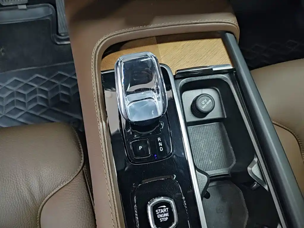 Volvo XC90 2024 B5 Luxury 7 мест