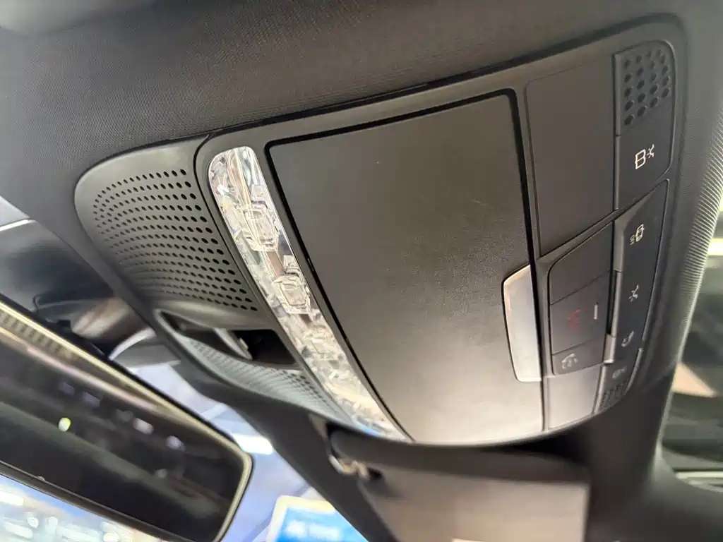 Mercedes-Benz E-Class — миниатюра 14