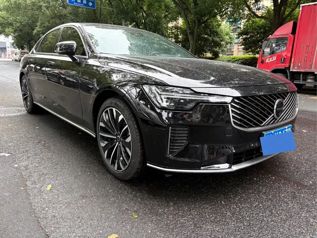 Volvo S90 2024 B5 Luxury