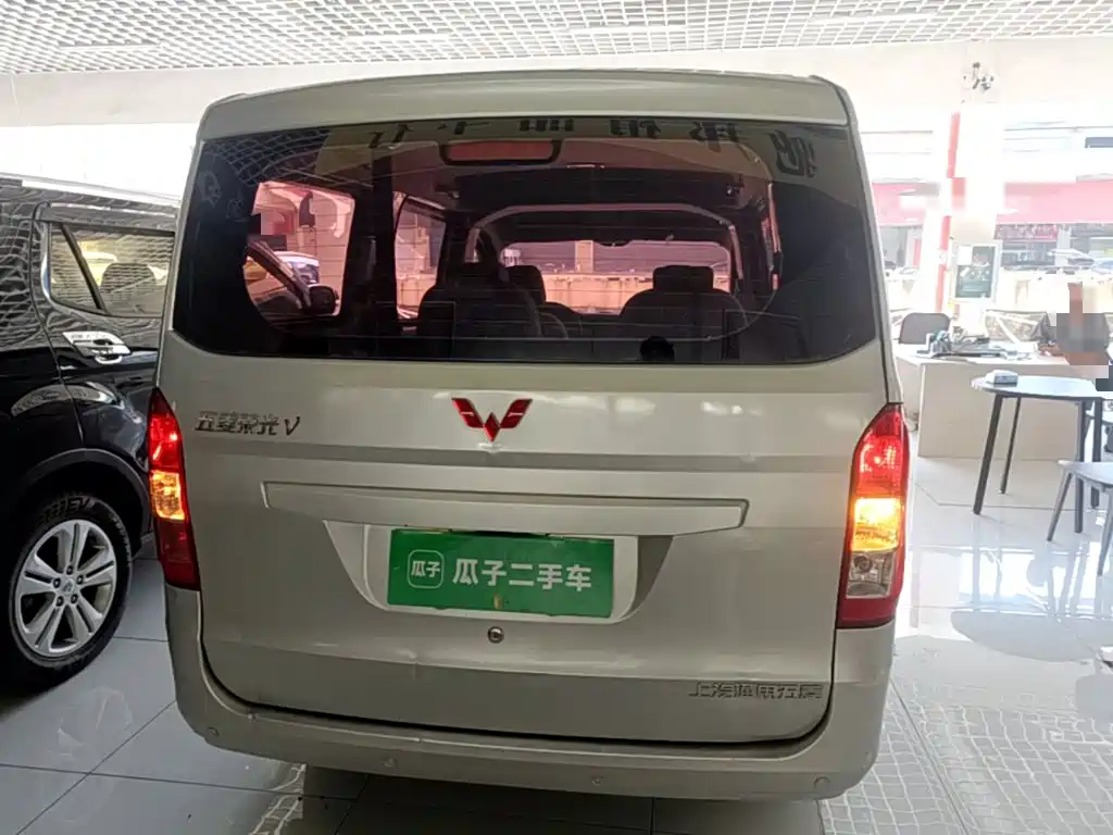 Wuling Rongguang V — миниатюра 6