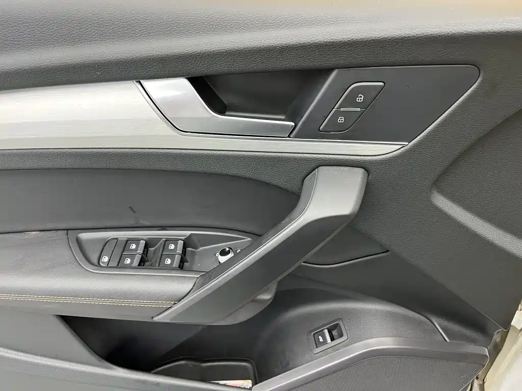 Audi Q5L 2018 40 TFSI Fashion V
