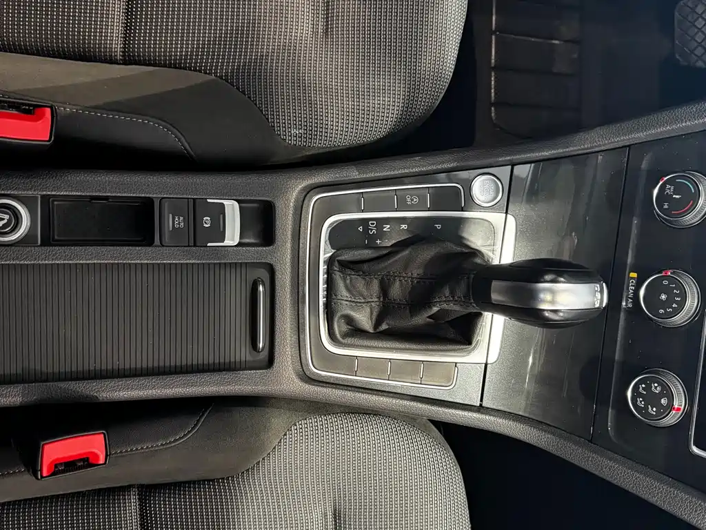 Volkswagen Golf — миниатюра 15