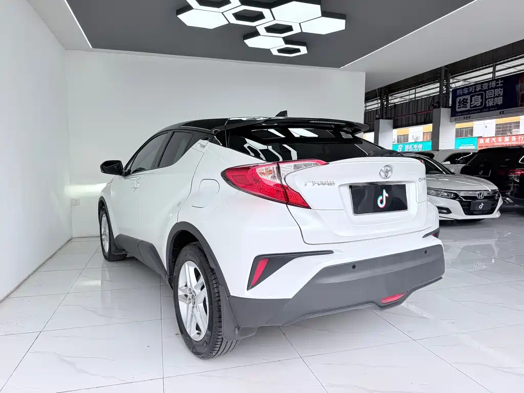 Toyota C-HR — миниатюра 9