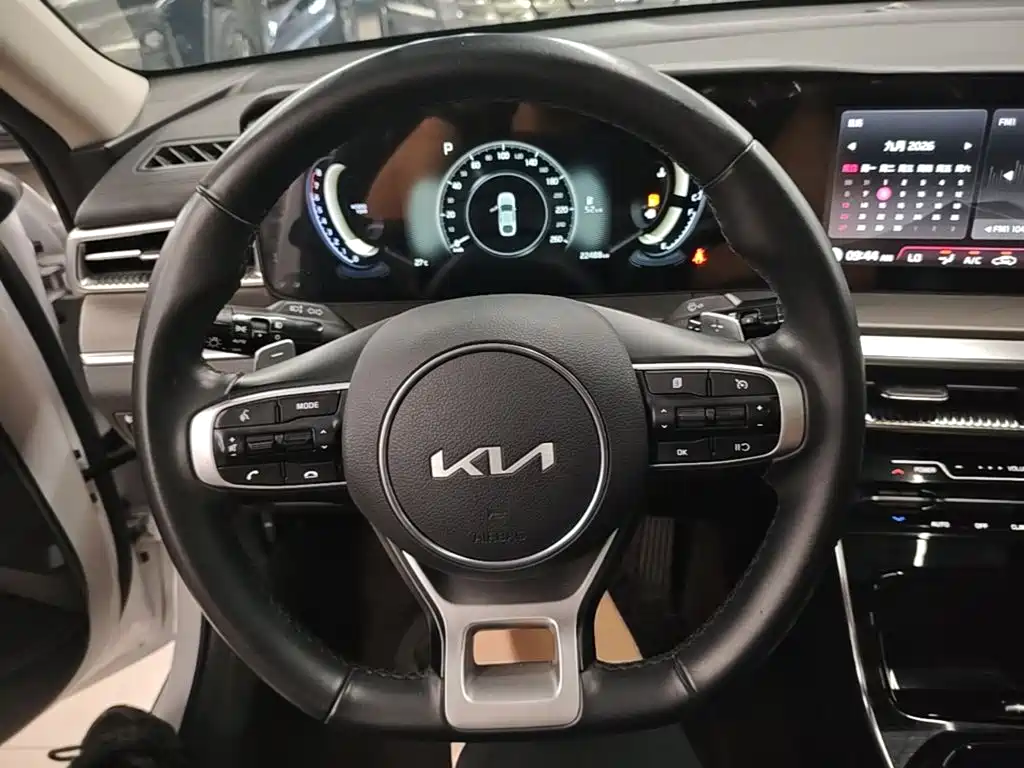 Kia K5 — миниатюра 11
