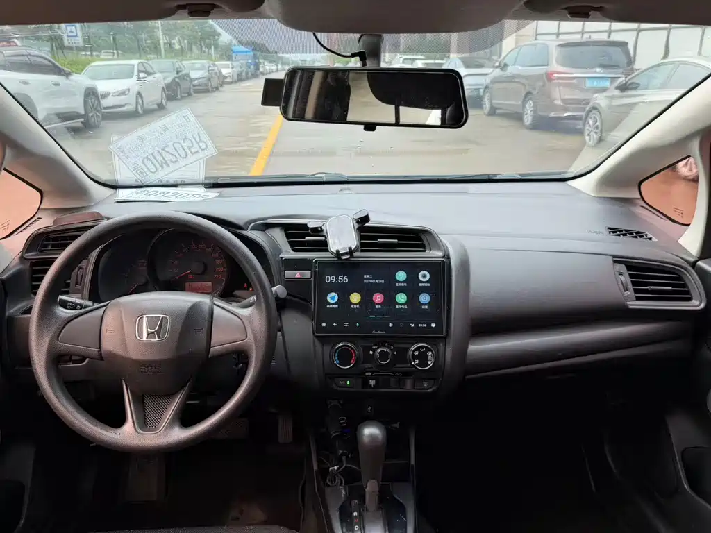Honda Fit — миниатюра 9
