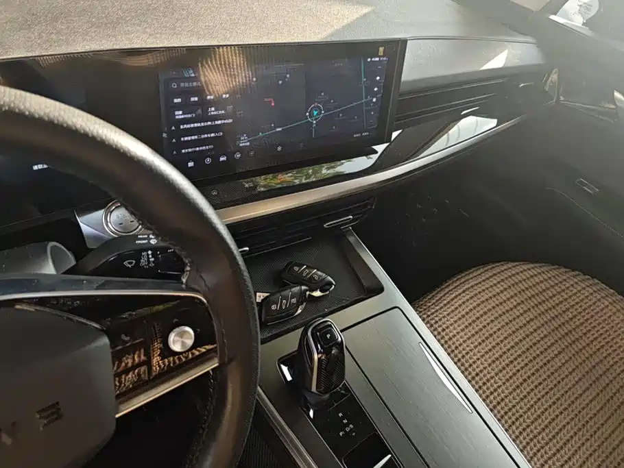 Roewe RX5 MAX — миниатюра 13