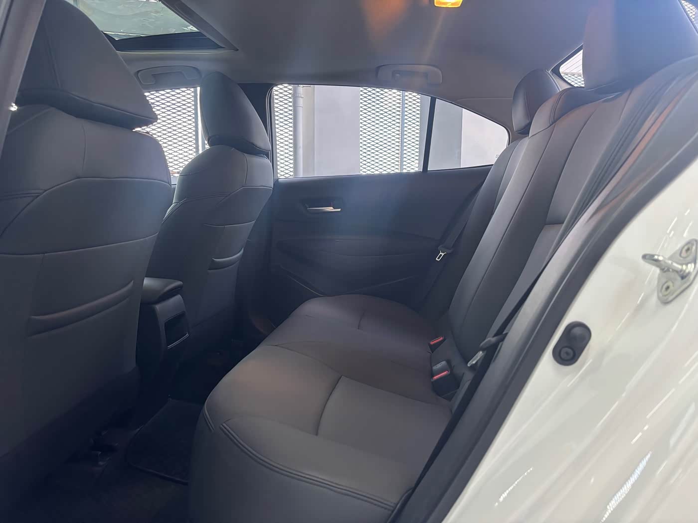 Toyota Corolla 1.2 л 2024 г. Белый, пробег 7000 км