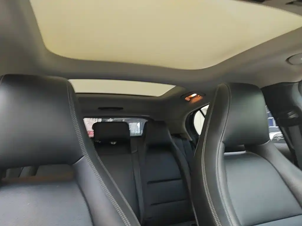 Mercedes-Benz GLA — миниатюра 18