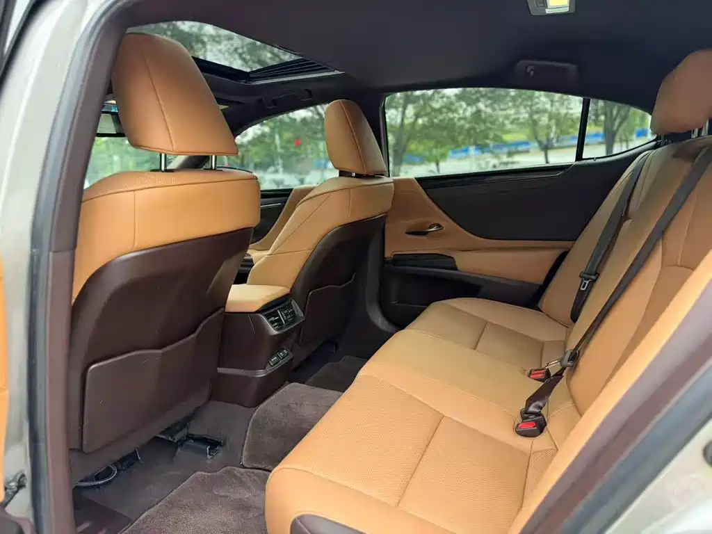 Lexus ES — миниатюра 8