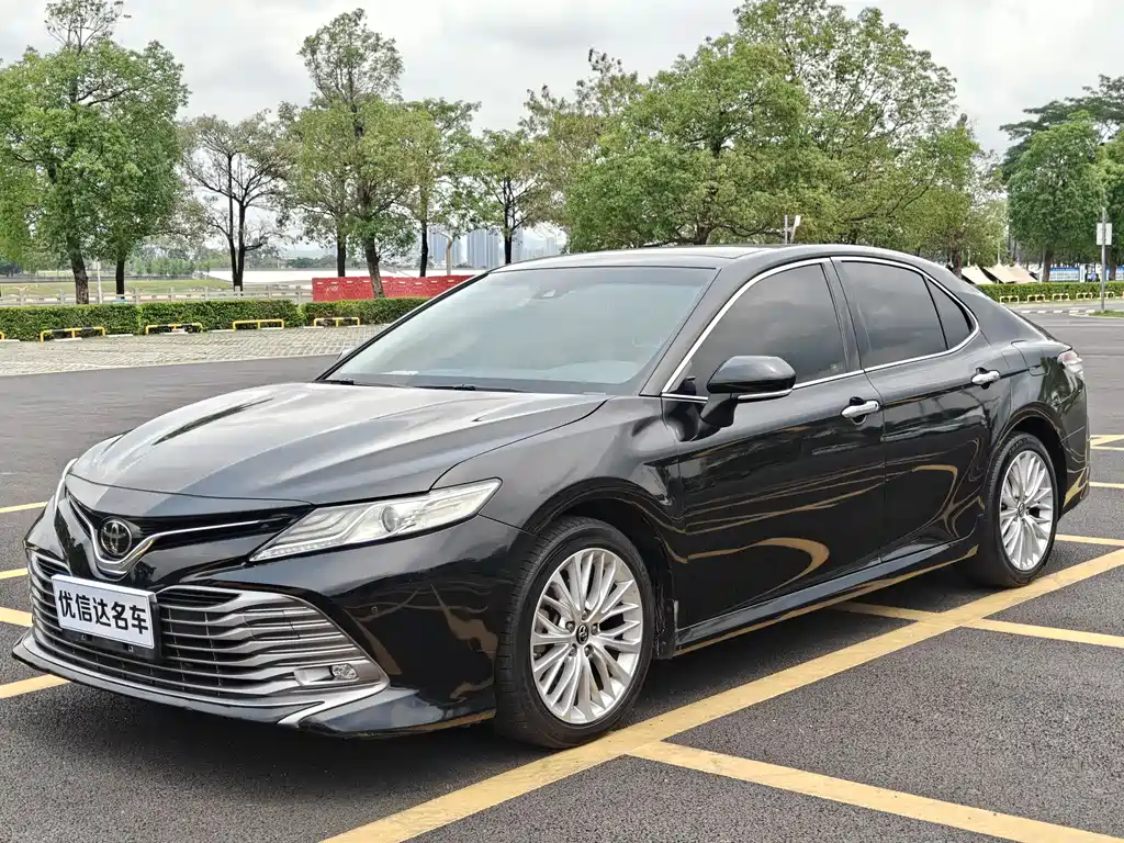 Toyota Camry 2019