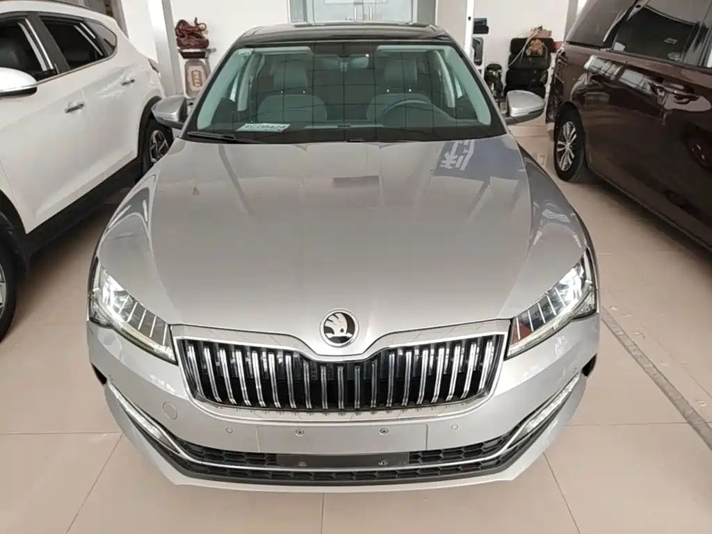 Skoda Superb — миниатюра 3