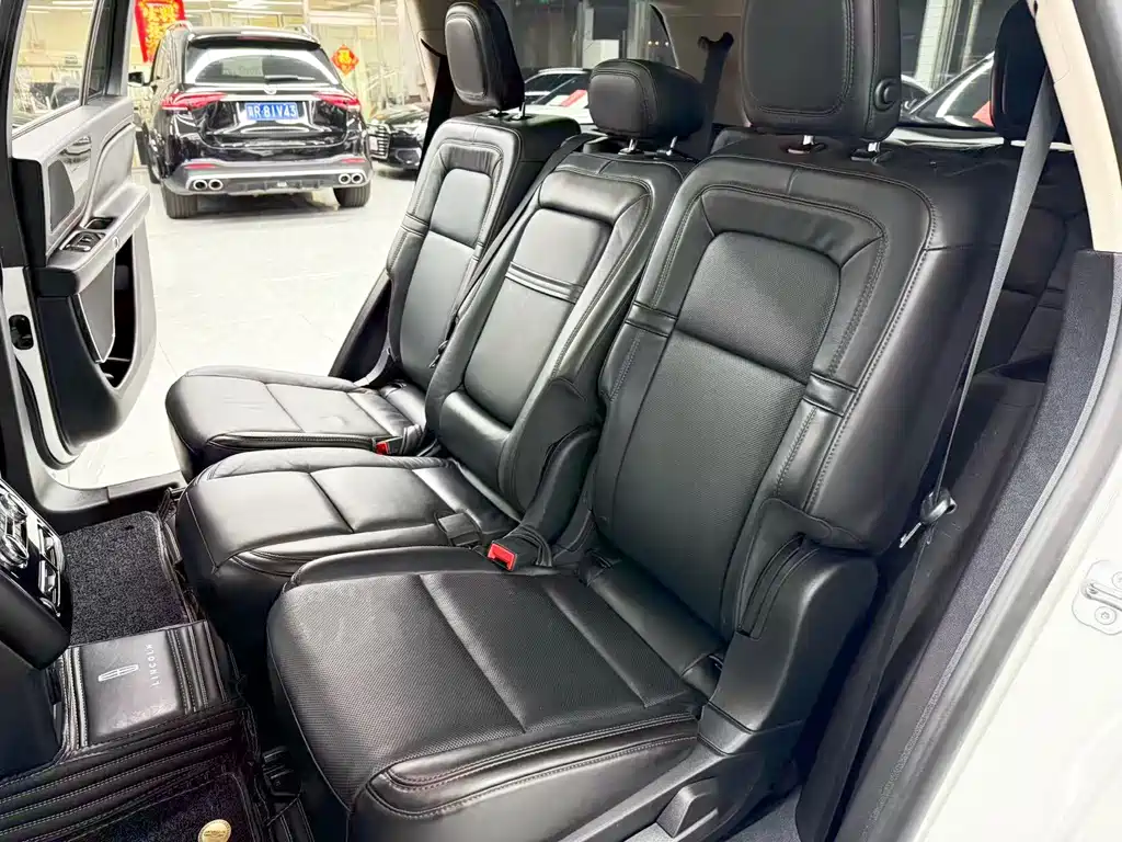 Lincoln Aviator — миниатюра 12