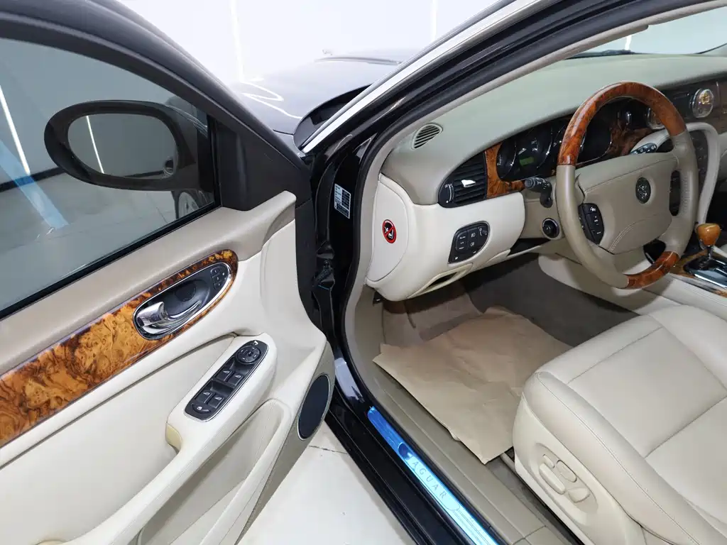 Jaguar XJ — миниатюра 14