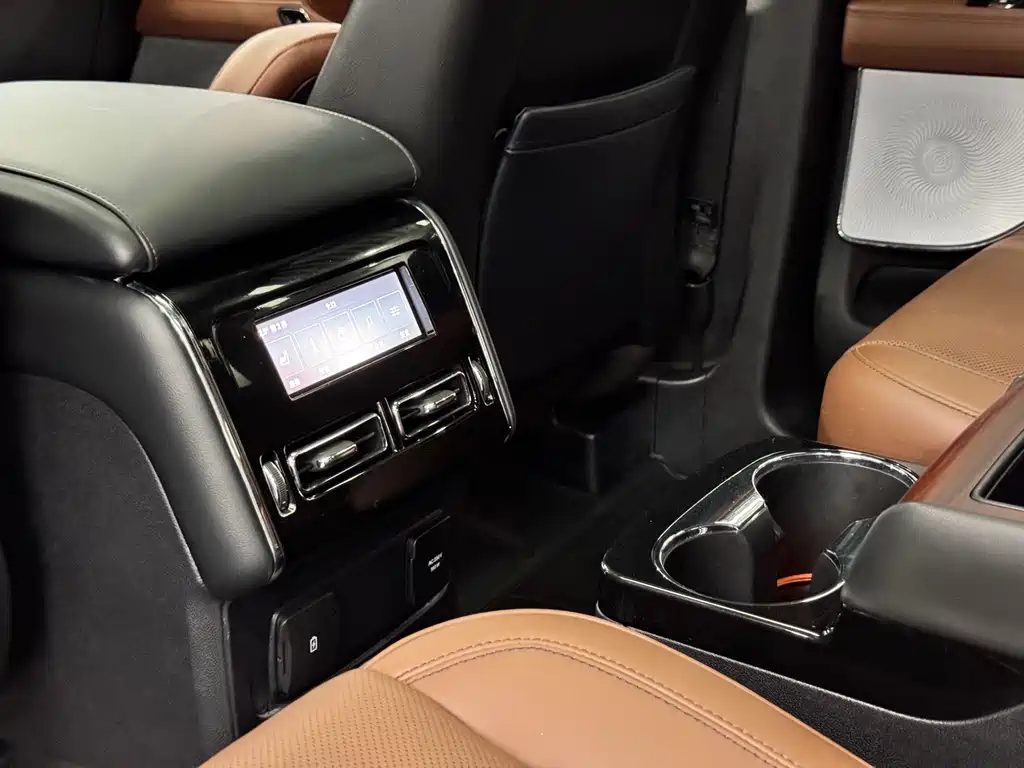 Lincoln Aviator — миниатюра 10