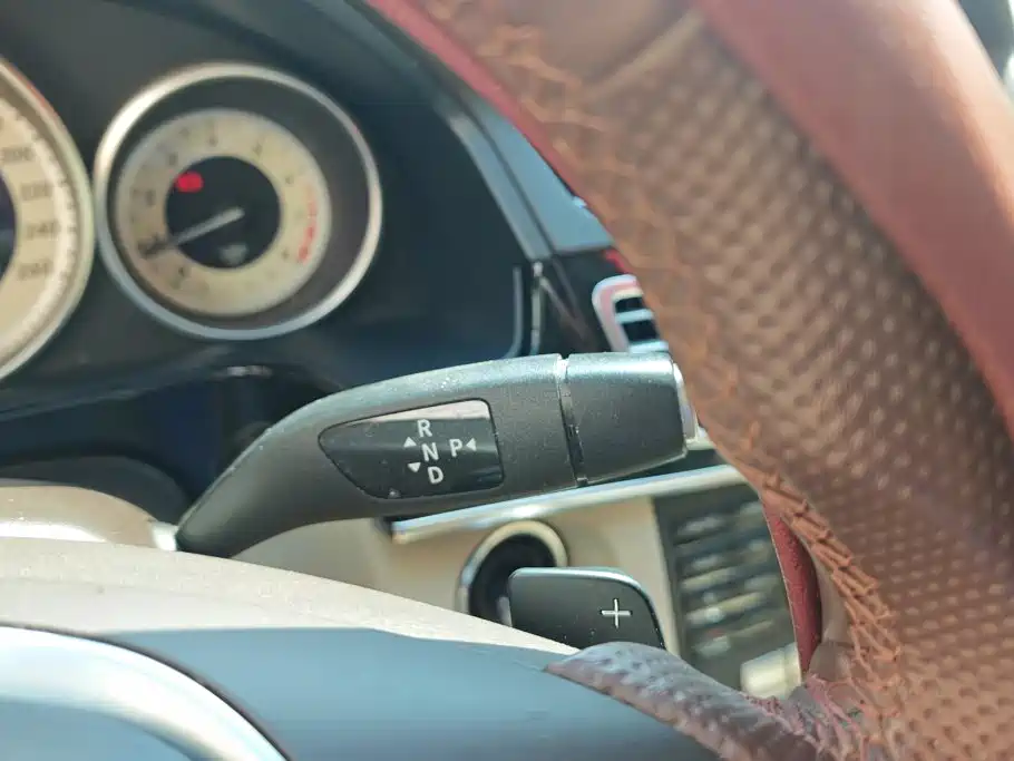 Mercedes-Benz E-Class — миниатюра 16