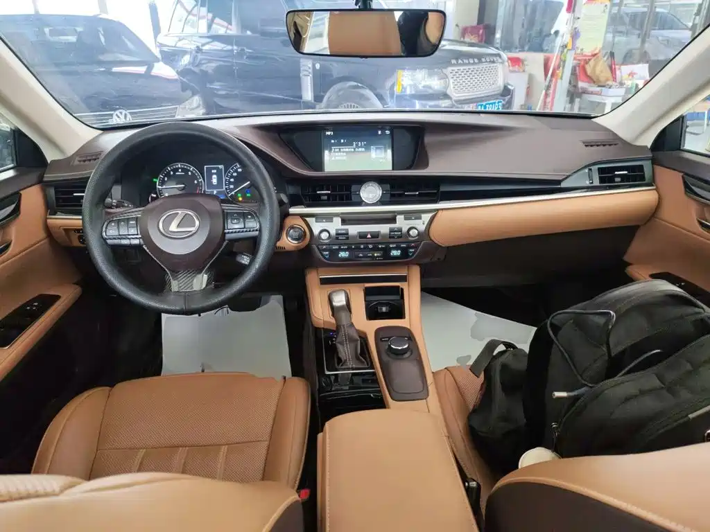 Lexus ES — миниатюра 6